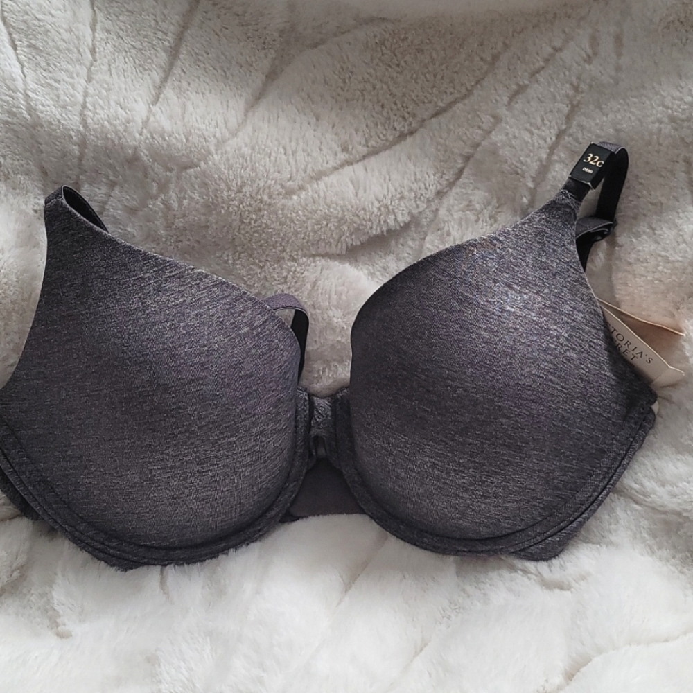 VS 32C Demi uplift Tshirt Bra - Brand New never worn